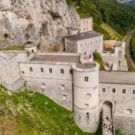 New - Private Parking Appartement *