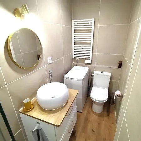 New - Private Parking Appartement