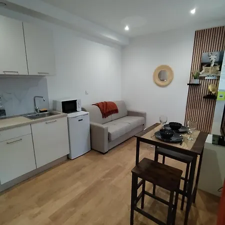 New - Private Parking Appartement